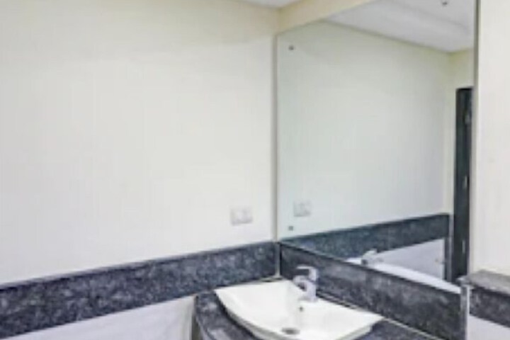 Room 2 of 17