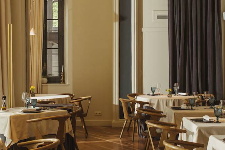 Dining 56 of 70