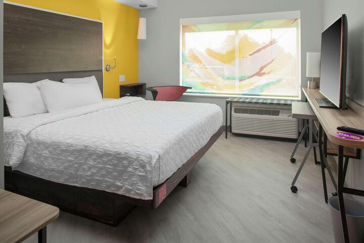 1 King Bed (11 of 13)