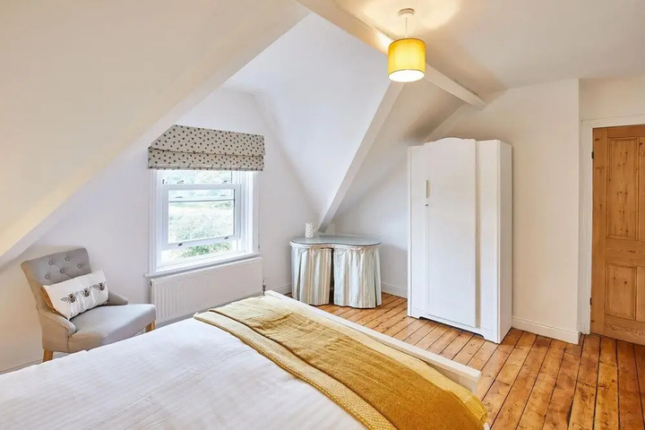 Room 2 of 13