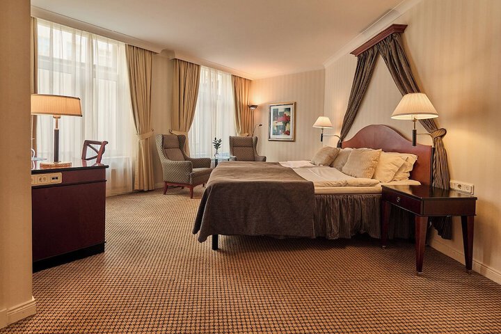 Room 33 of 116