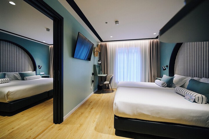 Room 32 of 67