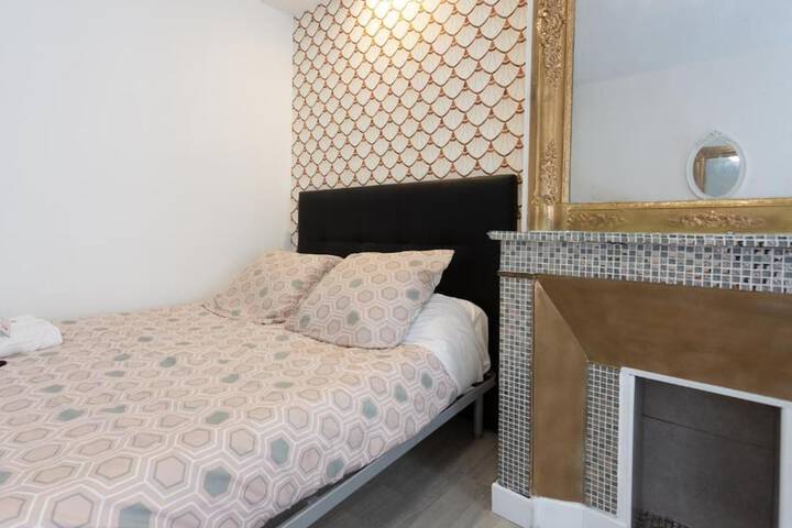 Room 4 of 91