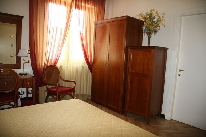Room 5 of 22