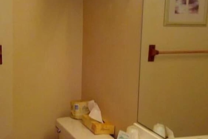 Room 64 of 96