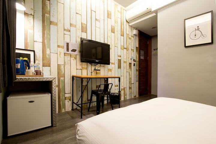 Room 9 of 85