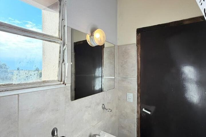 Room 48 of 79