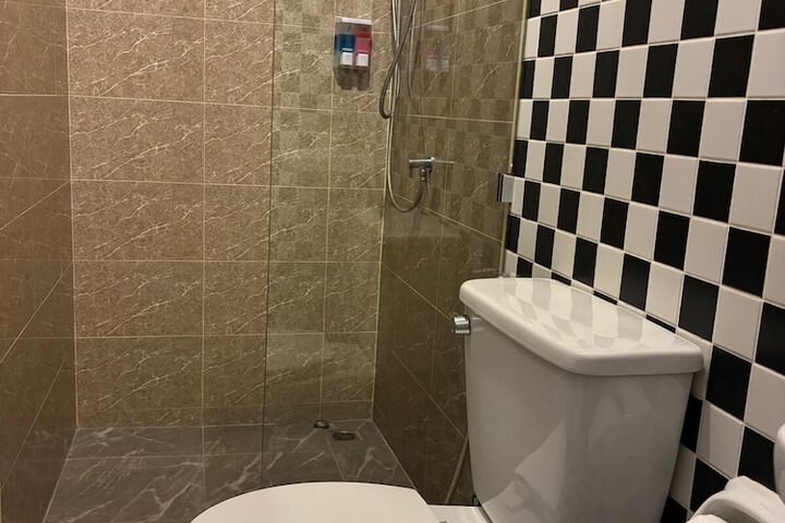 Room 64 of 89