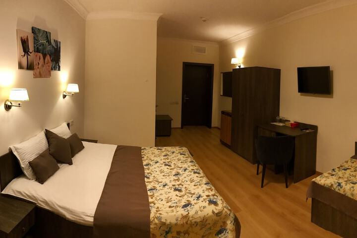 Room 51 of 106