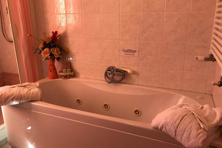 Hot Tub 50 of 91