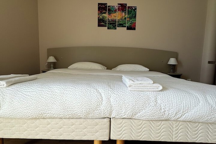 Room 10 of 48