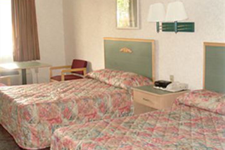 Room 4 of 6