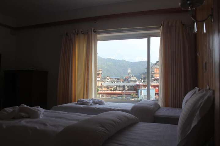 Room 9 of 35