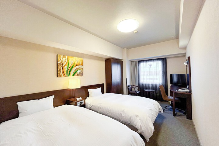 Room 8 of 29