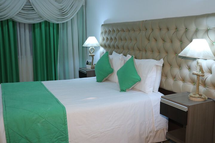 Room 21 of 80