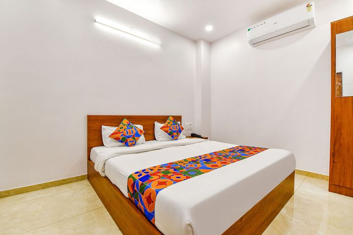 Room 17 of 39