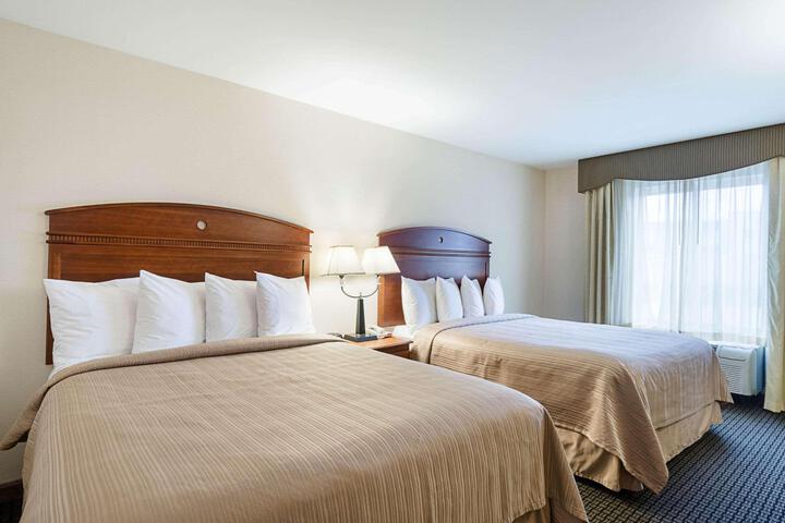 2 Queen Beds (3 of 22)