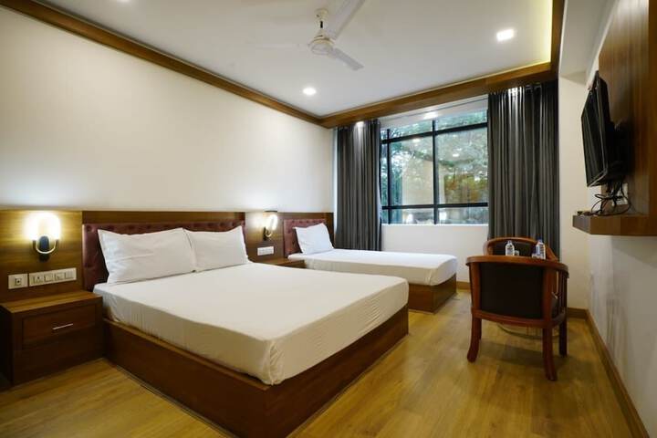 Room 3 of 7