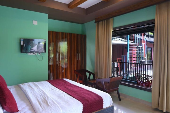Room 7 of 77