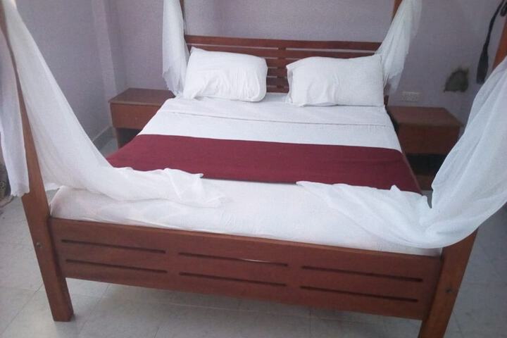 Room 5 of 13