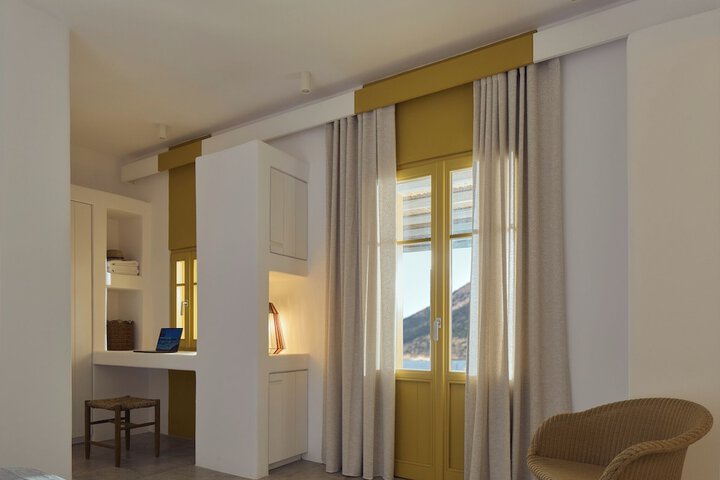 Room 6 of 30