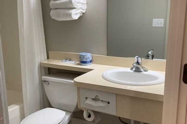 Room 108 of 141