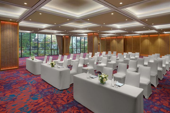 Business Center 136 of 144