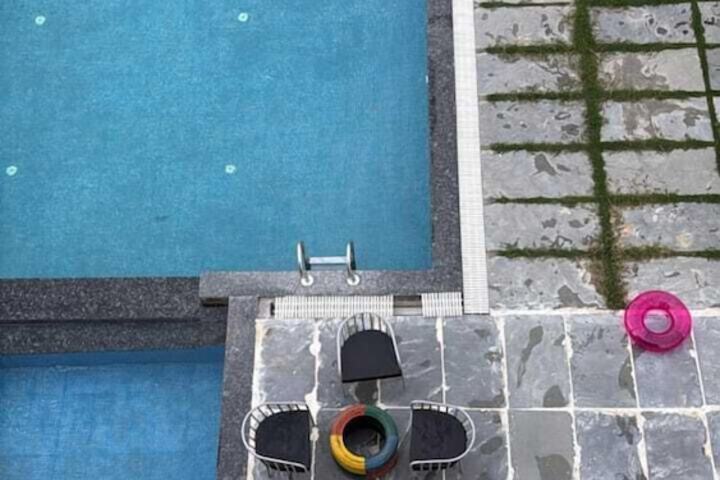 Pool 8 of 13