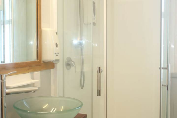 Room 18 of 32