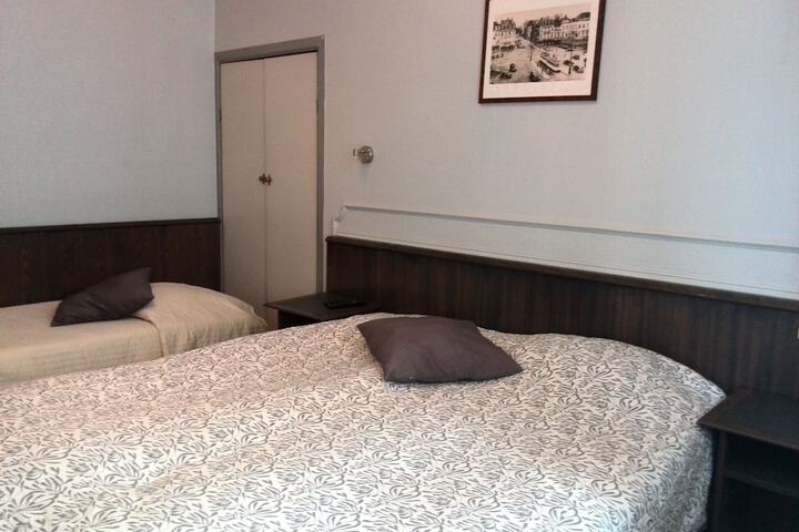 Room 8 of 19