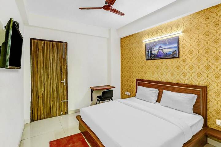 Room 4 of 37