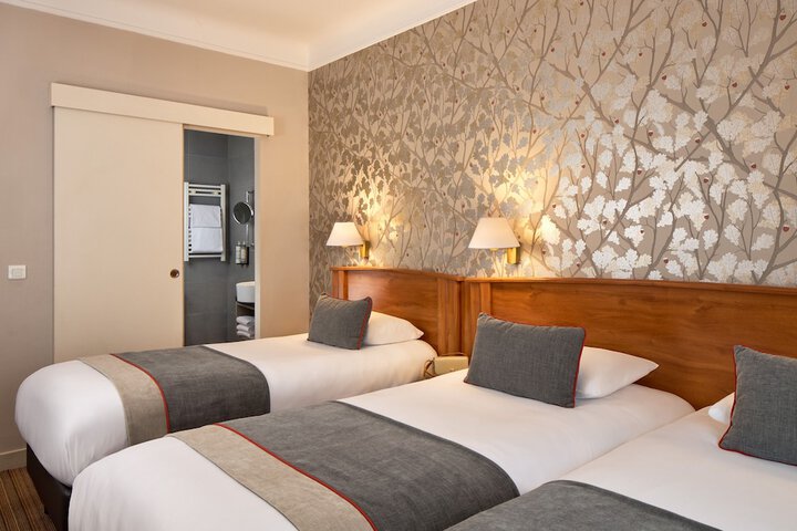 Room 14 of 34