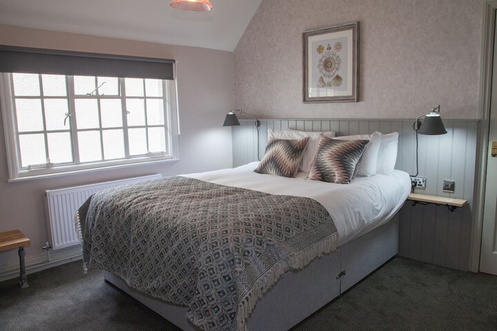Room 4 of 42