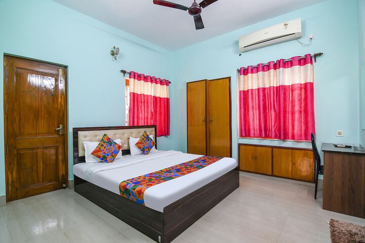 Fabhotel Vicky