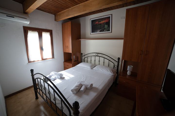 Room 14 of 66