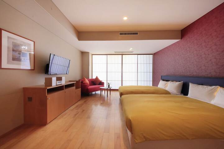 Room 10 of 115