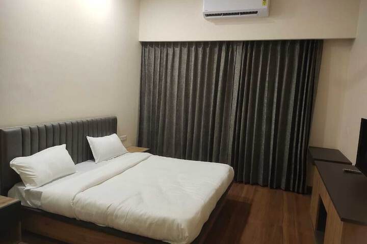 Room 27 of 53