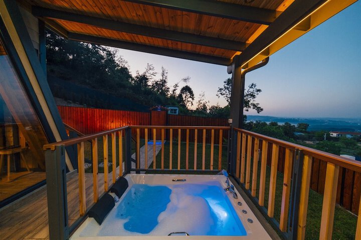 Hot Tub 49 of 80