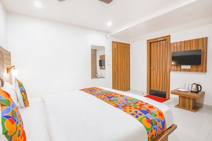 Room 8 of 25