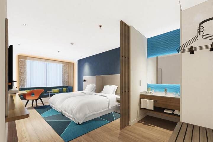 Room 4 of 22