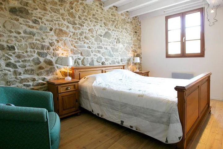 Room 3 of 9