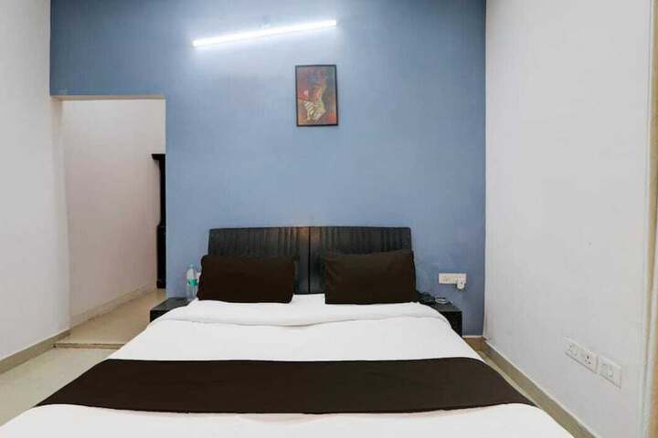 Room 15 of 18