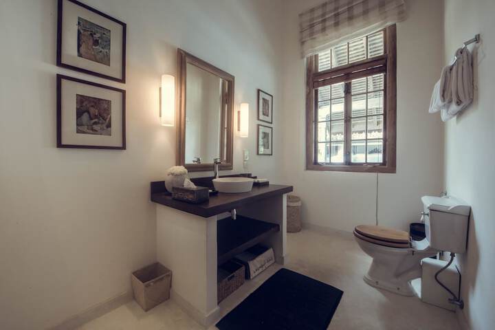 Room 34 of 53