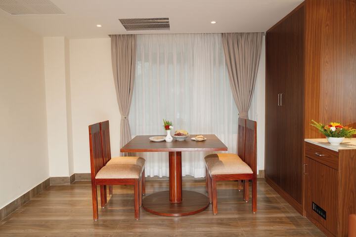 Room 7 of 48