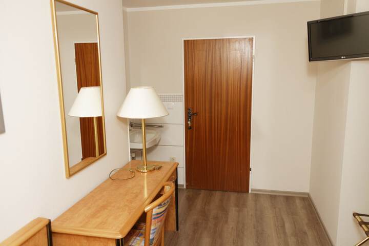 Room 20 of 81