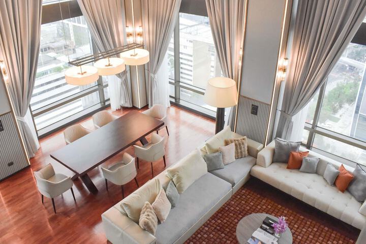 Room 5 of 206