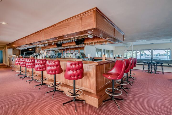 Sports bar