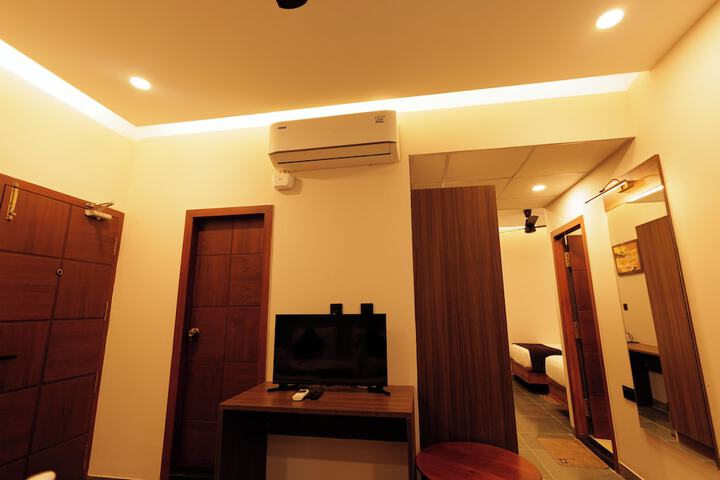 Room 21 of 37