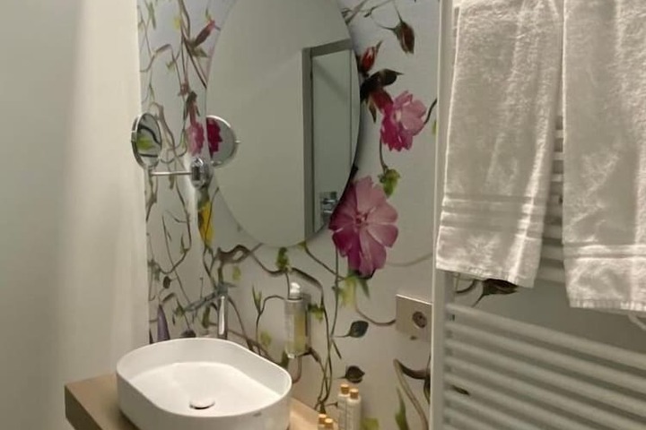 Room 19 of 37