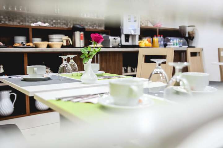 Breakfast/Coffee Service 17 of 32